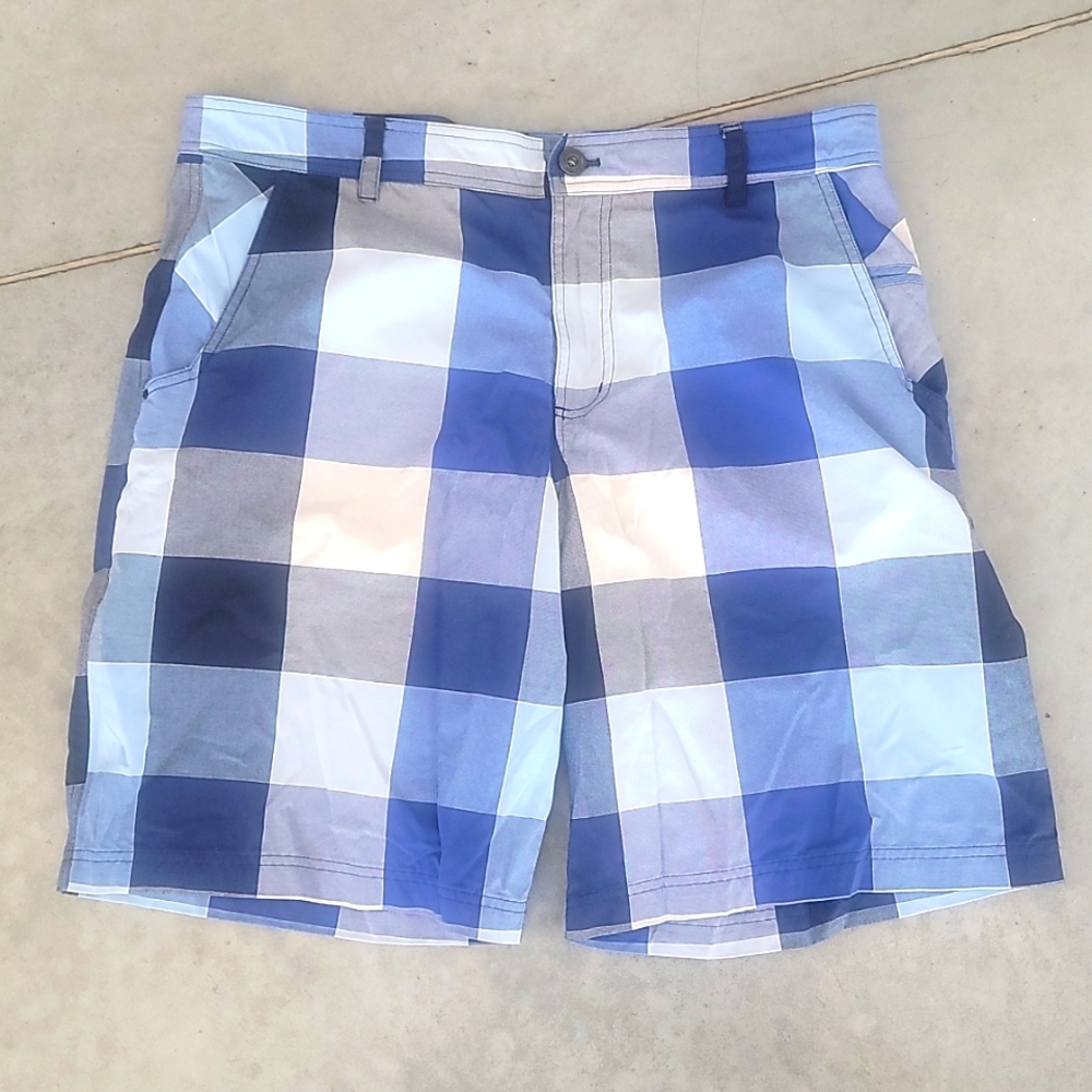 Lululemon size 38 shorts